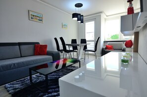 Apartment | Living room | 40-inch flat-screen TV with satellite channels, TV