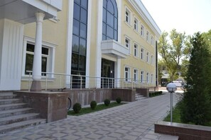 Exterior - Pakhtakor Athletics hotel (Tashkent)