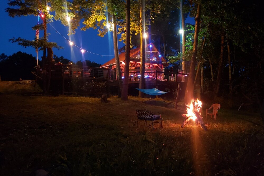 Riverfront Cabin, Sleeps7, Near Smoke Hole, Seneca, Dolly Sods, Blackwater Falls