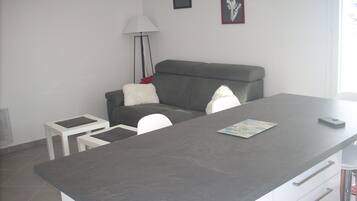 TV connectée, livres, chaßne hi-fi