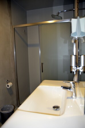 Bathroom sink - Ephesus Hostel (Selçuk)