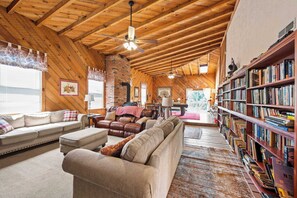 Unclassified image, 4 of 34, button