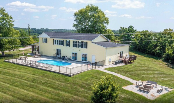 Unclassified image, 1 of 34, button