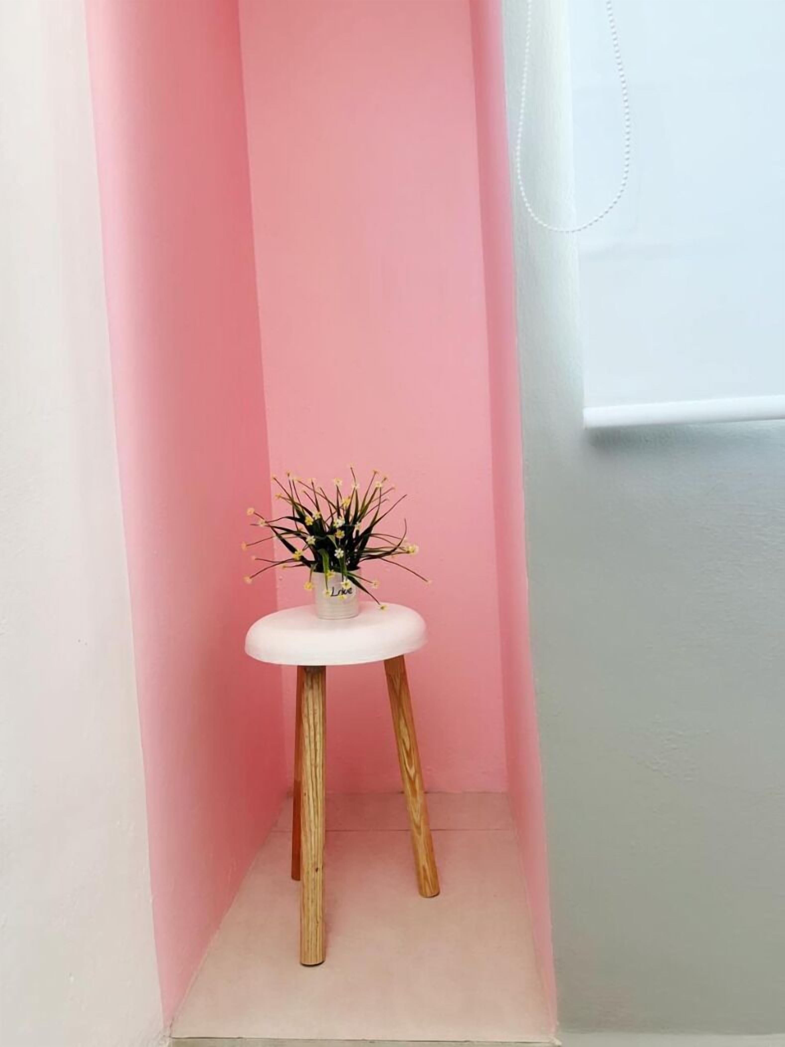 Greit location, free parking and coffee & tea