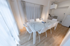 Executive Room | Desk, laptop workspace, blackout drapes, soundproofing