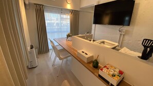 Deluxe Condo | In-room dining - feel Asakusa Stay (Tokyo)