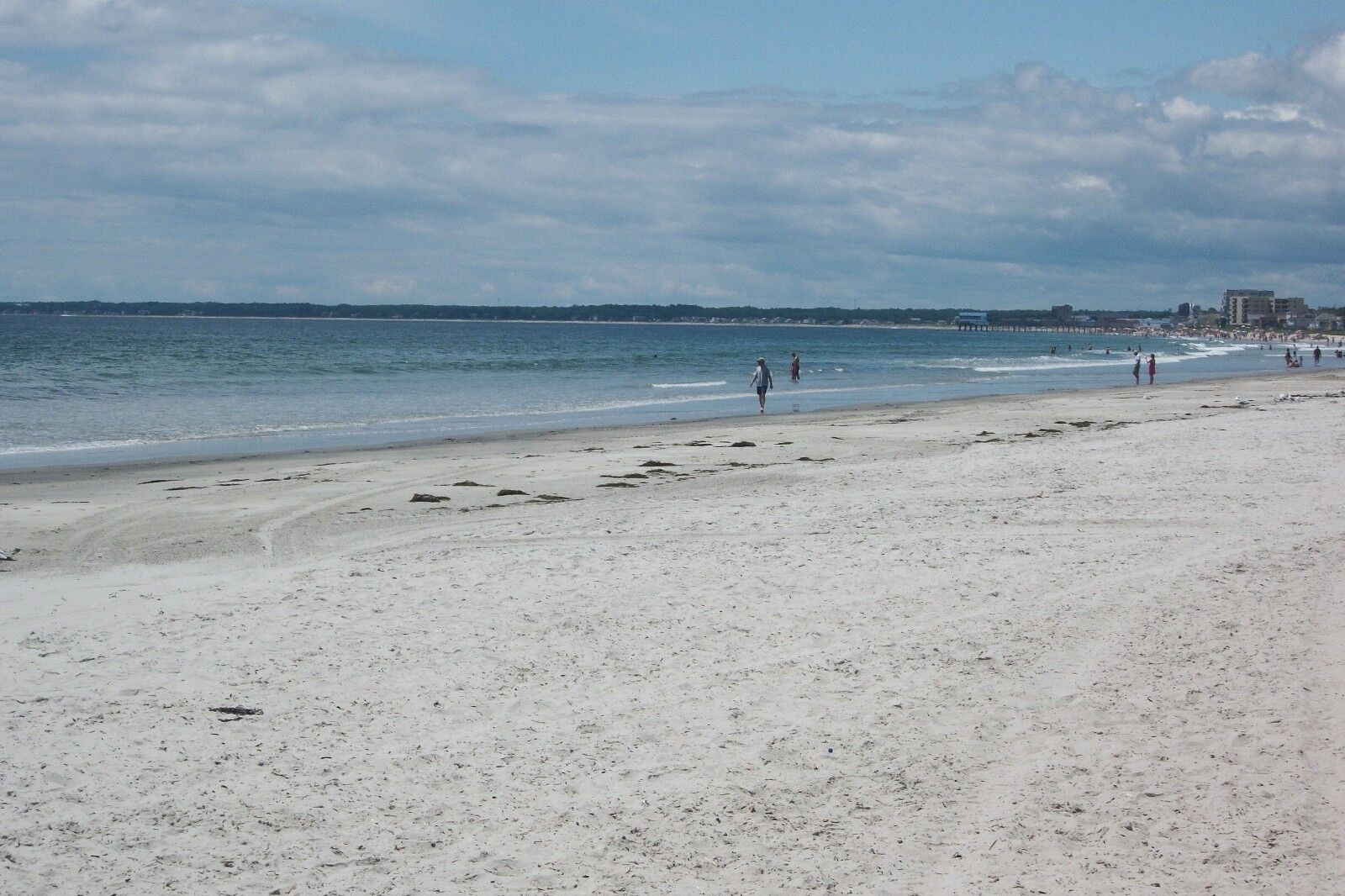 Close to all the attractions and the beautiful beach, perfect