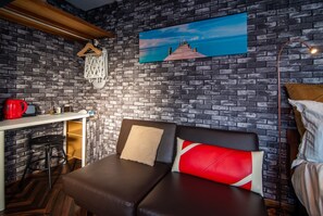 Apartment | Living area | Flat-screen TV