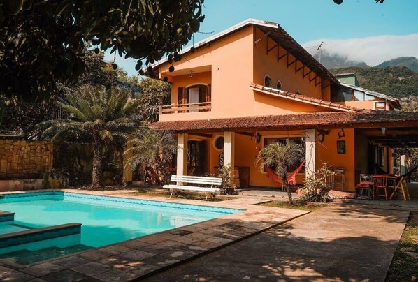 Fachada da propriedade