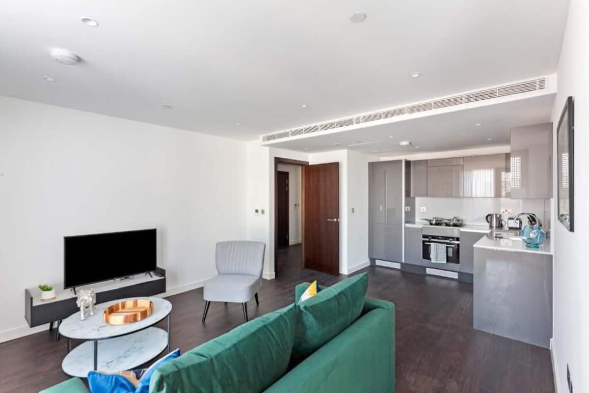 In-room safe, iron/ironing board, free WiFi, bed sheets
