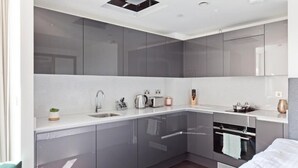 茶具/咖啡用具、大冰箱、微波炉、烤箱