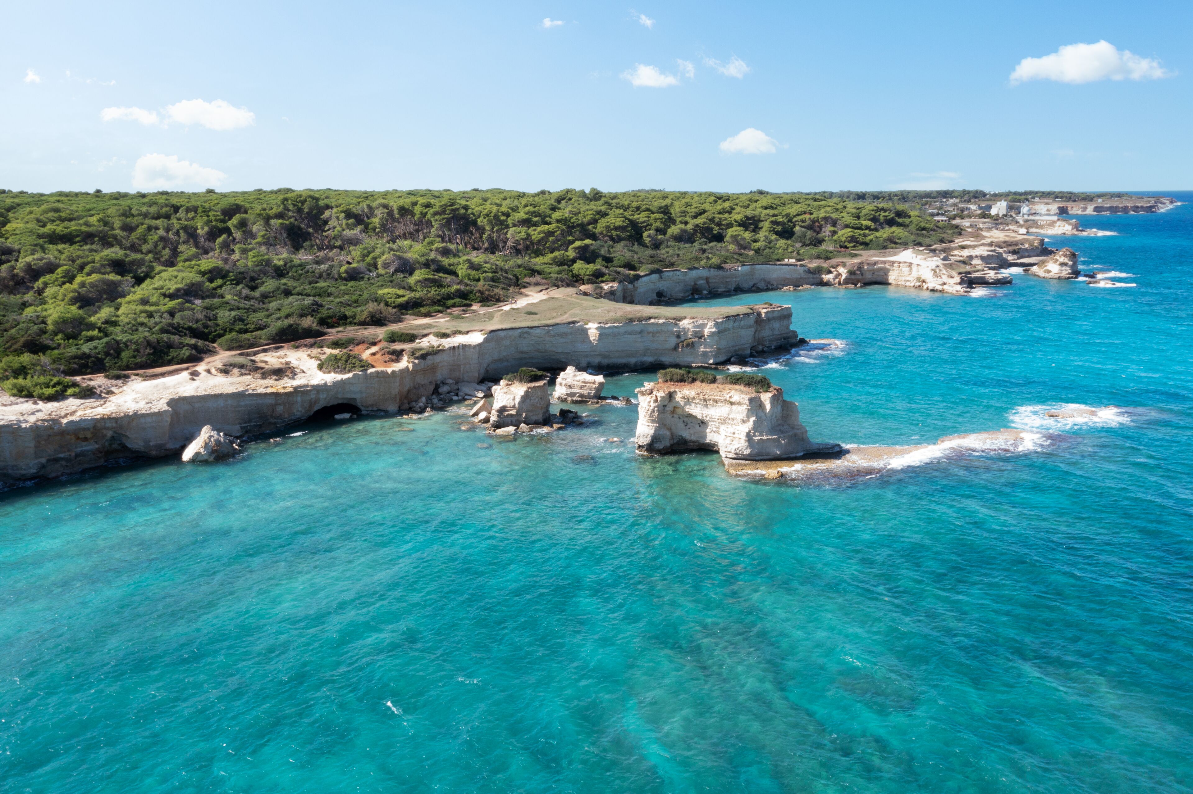 Private beach, free beach shuttle, sun-loungers, beach umbrellas