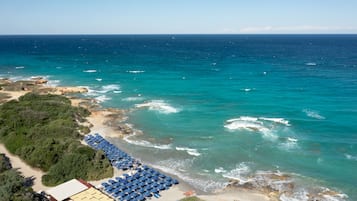 Plage privée, sable blanc, navette gratuite vers la plage