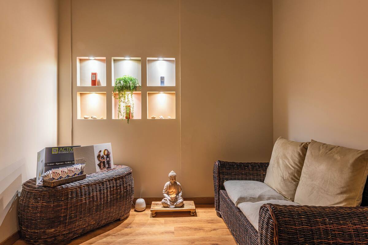 facials, 1 treatment room, manicures and pedicures