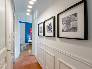 Interior - Cannes: central apartment, lively area near beaches (Cannes)