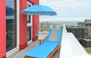 Property grounds - Penthouse apartment with stunning sea views, roof terrace, whirlpool & sauna (Olpenitz)