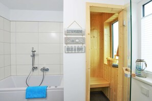 Badewanne, Whirlpool, Haartrockner