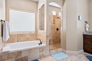 Amenidades de baño gratuitas y secadora de cabello 