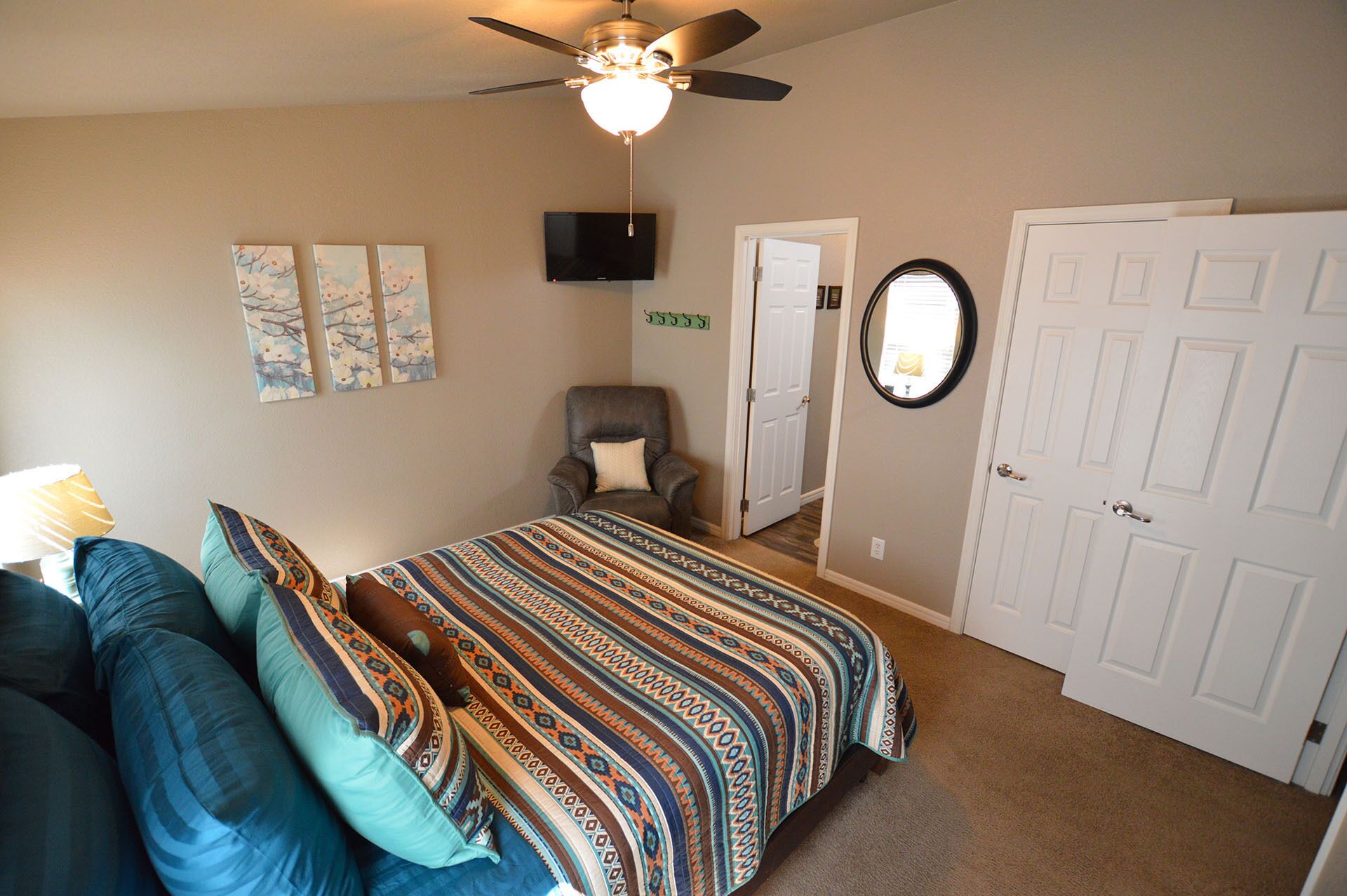 3 chambres, fer et planche à repasser, Wi-Fi gratuit, draps fournis