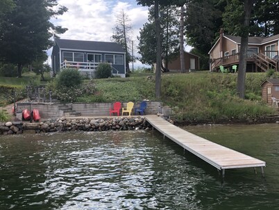 Adorable Cottage on Traverse City's Silver Lake!