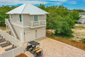 Exterior - Carriage House! Minutes from Beach! (Santa Rosa Beach)