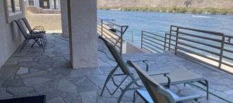 Riverfront Oasis Guest House, one bedroom with dock