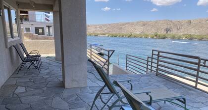 Riverfront Oasis Guest House, one bedroom with dock