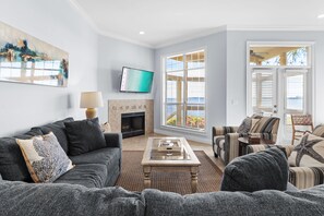 Smart-TV, peis og DVD-spiller