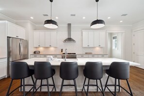 Fridge, microwave, oven, stovetop - Heated Pool! Minutes from Beach! Sonos! (Santa Rosa Beach)