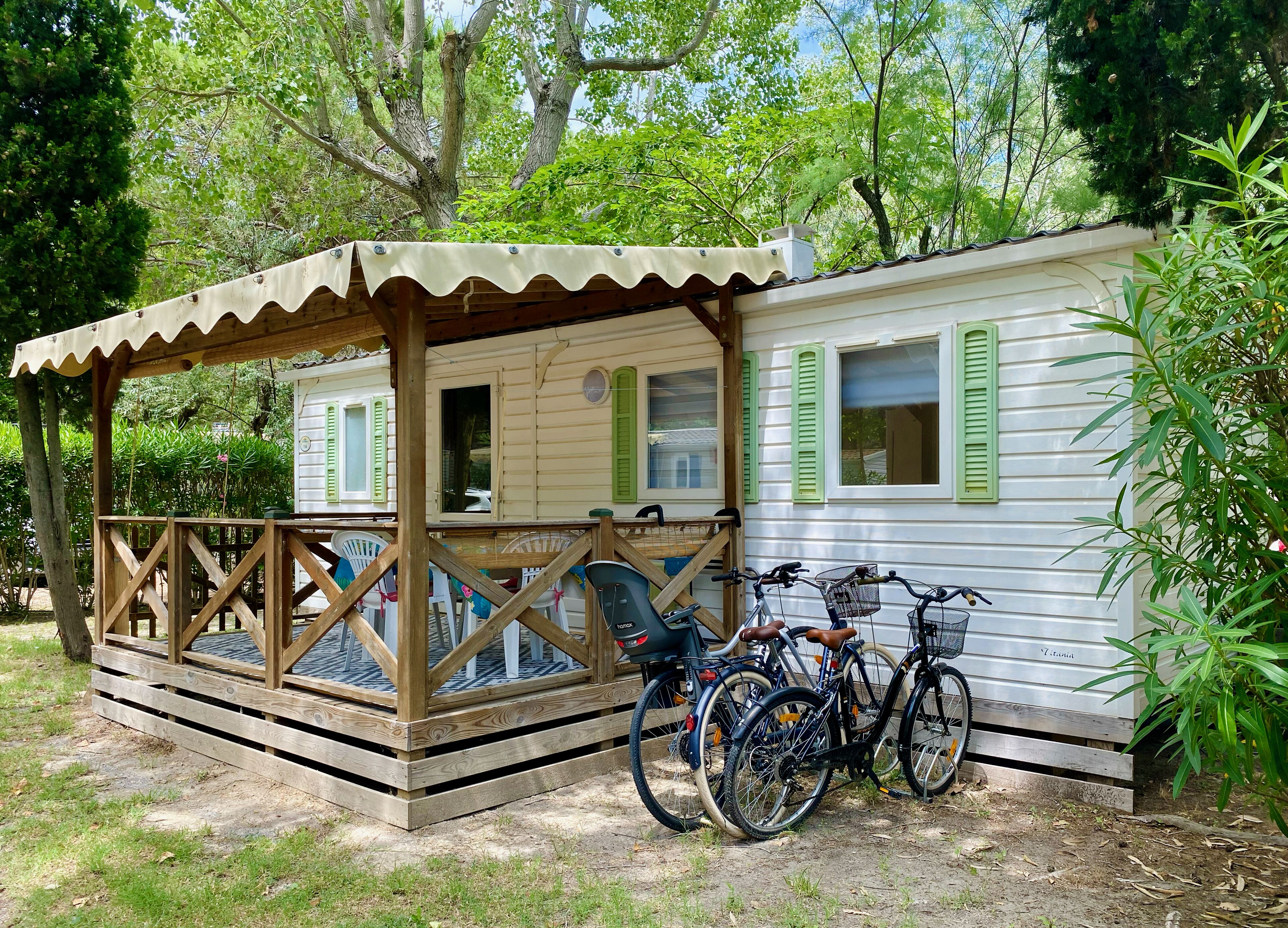 Family Mobile Home (Le grand Méditerranéen) | 2 bedrooms, iron/ironing board, WiFi