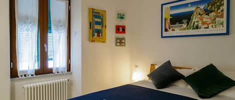 1 chambre, lit parapluie, Wi-Fi gratuit, draps fournis