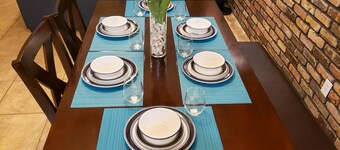 Chicago Style Town home in a gated community!!Spacious 1100sqft