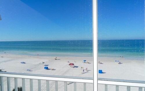 Siesta Key Beach Front Condo! Breathtaking view!
