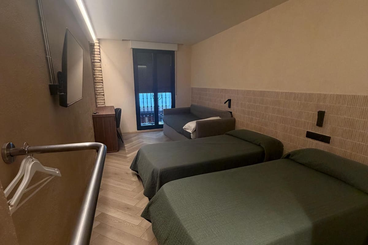 ห้องดีลักซ์ทวิน | โต๊ะทำงาน, Wi-Fi ฟรี, ผ้าปูที่นอน