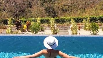 Evighetsbasseng
