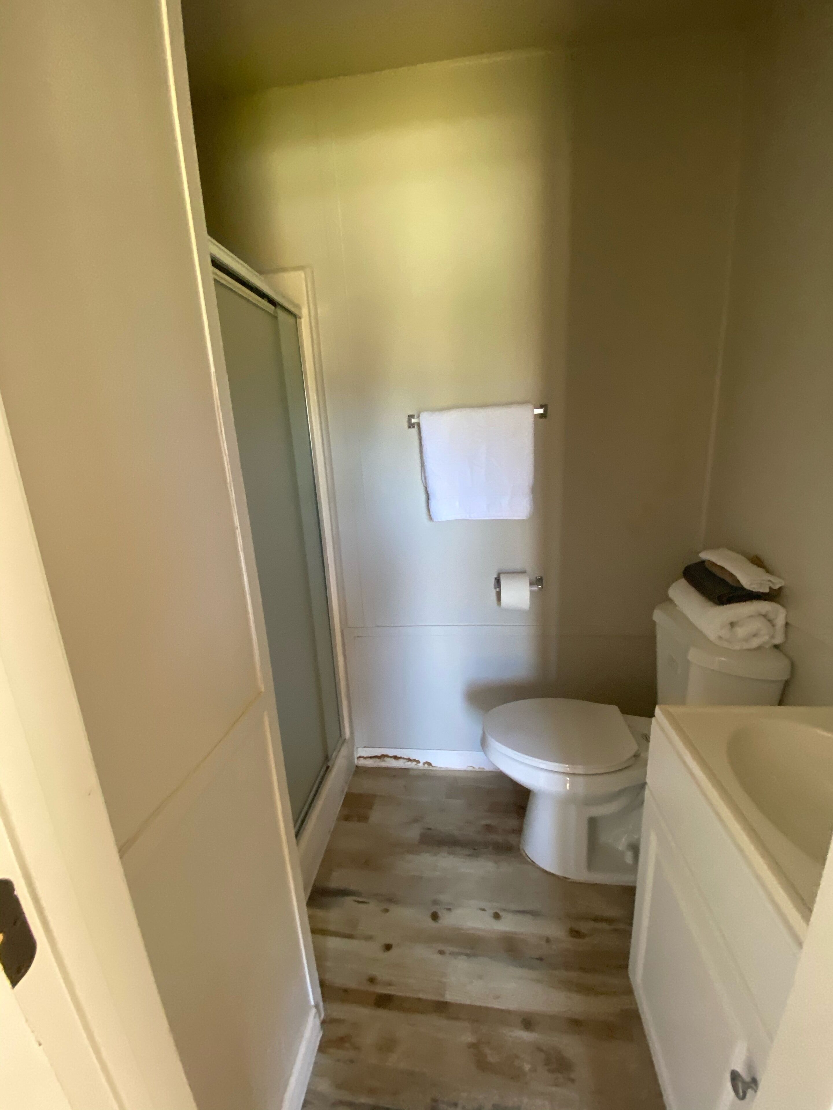 Adventure C1 exterior cabin