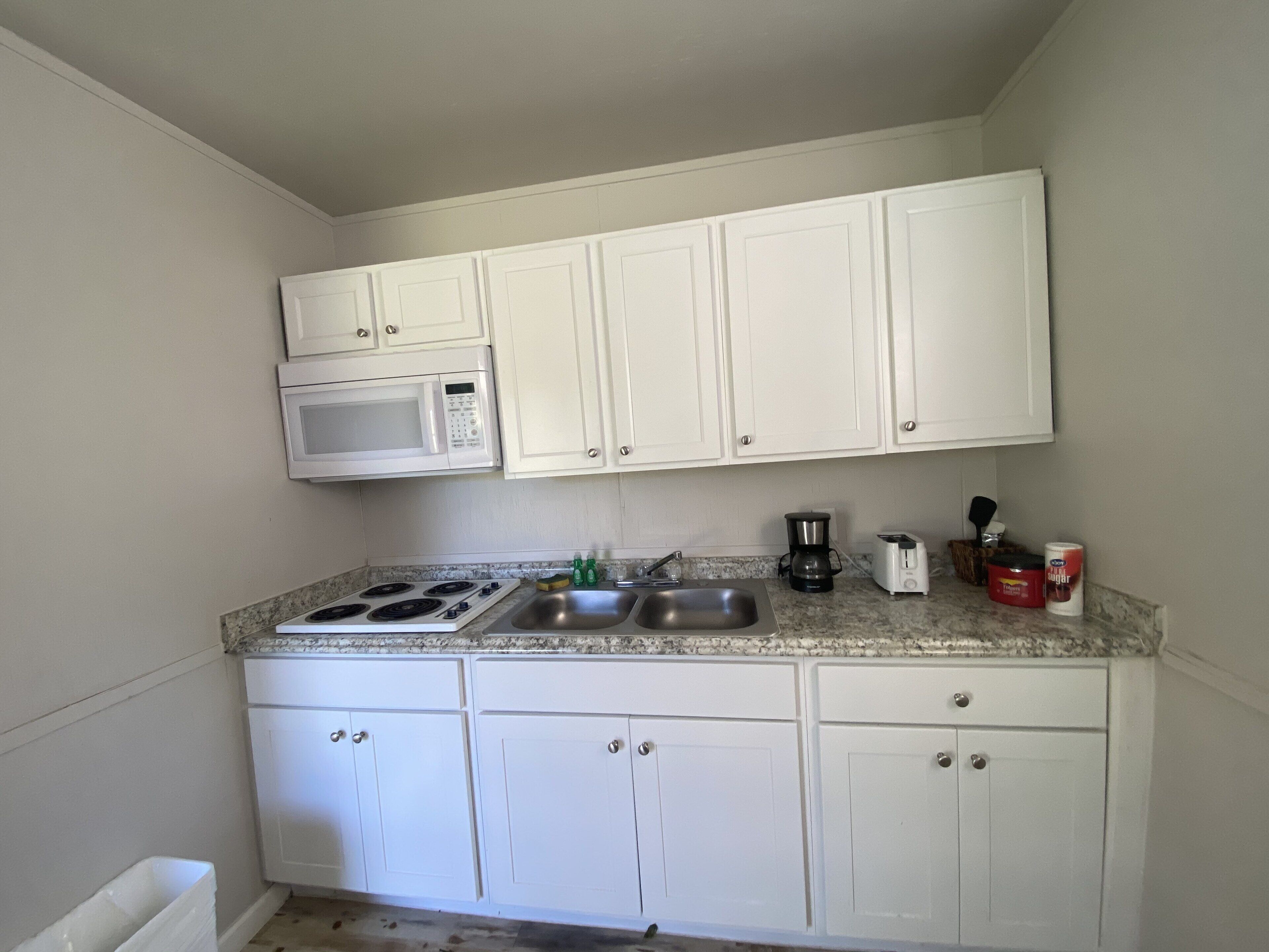 Adventure C1 exterior cabin