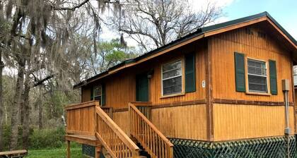 Adventure C1 exterior cabin