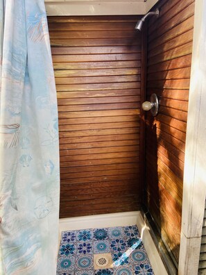 Dusche, Handtücher, Seife, Shampoo
