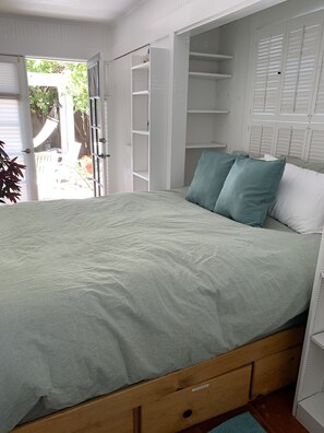 1 bedroom, desk, iron/ironing board, free WiFi