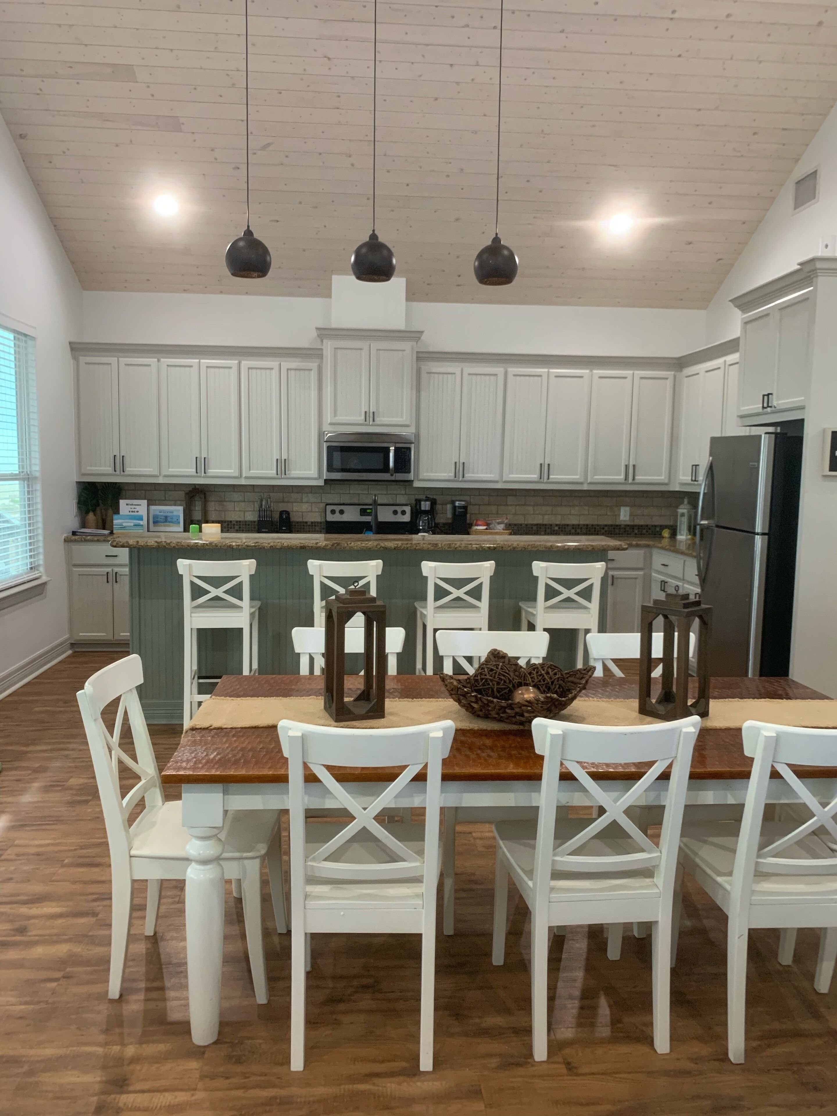 The YOLO House! Beach Front - Private Walkway - Wonderful Memories are made here