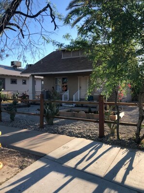 Unclassified image, 5 of 14, button - Happy Two-Bedroom in Garfield District (Phoenix)