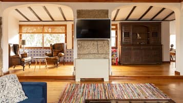 Smart TV, fireplace, foosball, table tennis
