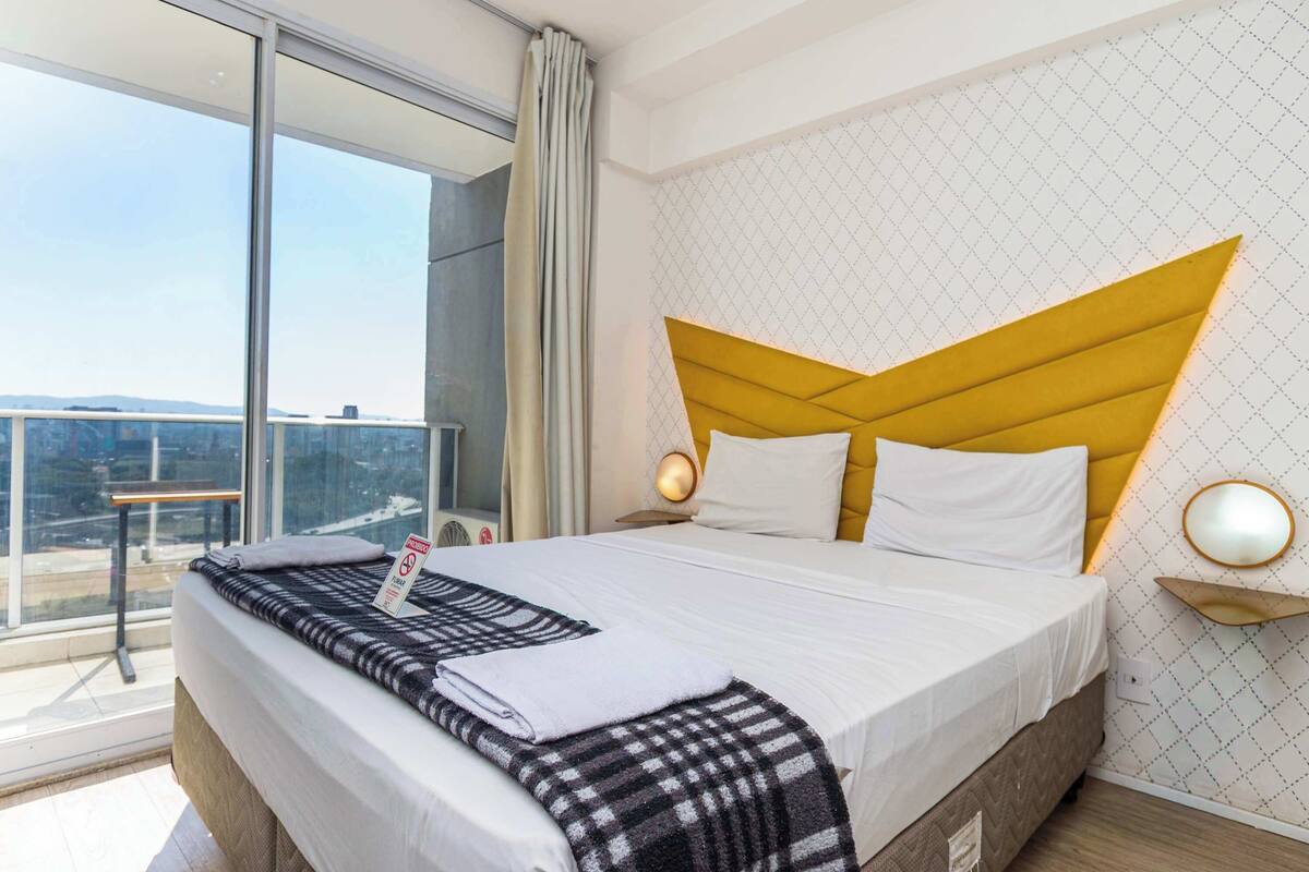 Superior Apartment, Air conditioning | Premium bedding, desk, laptop workspace, blackout drapes
