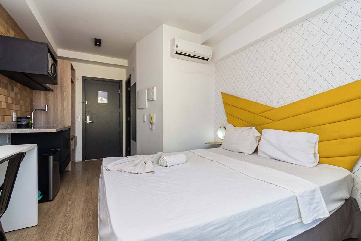 Superior Apartment | Premium bedding, desk, laptop workspace, blackout drapes