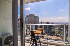 43-inch flat-screen TV with digital channels, LCD TV, Netflix - 360 Sé (São Paulo)