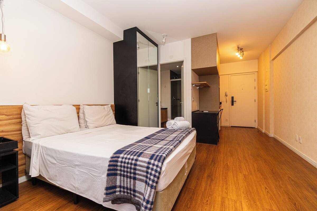 Minibar, desk, laptop workspace, blackout curtains