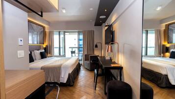 1 bedroom, minibar, desk, laptop workspace