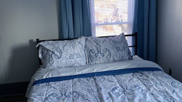 Kamar Ekonomi | 1 kamar tidur, meja kerja, dan ruang kerja ramah laptop