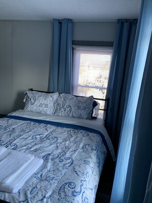 Habitació econòmica | 1 dormitori, escriptori i espai de treball apte per a portàtils 